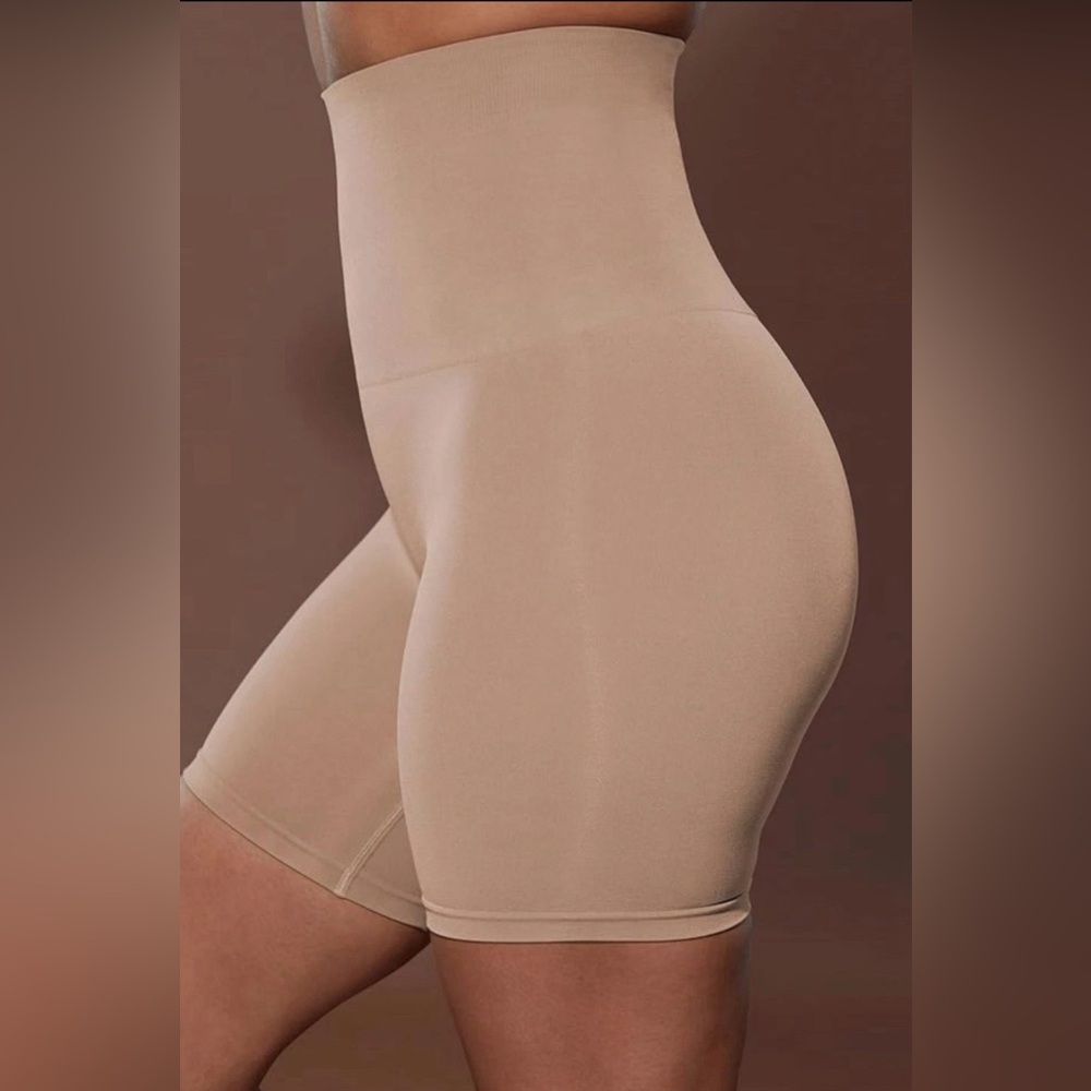 YITTY Women's Nearly Naked Shaping Ultra High Waist Shorts In Taupe Size M/L New
